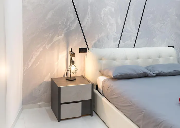 Domus Iulia - Colosseo Konukevi 4*