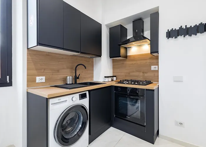 Domus Iulia - Colosseo 4*